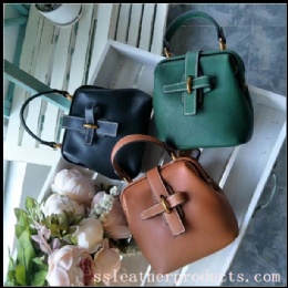 hot sale good designed lady top layer leather shoulder bag